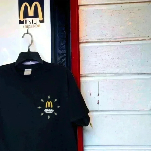 J Balvin Familia McDonald’s Employee T-shirt Latge 100% Authentic. - Picture 3 of 4